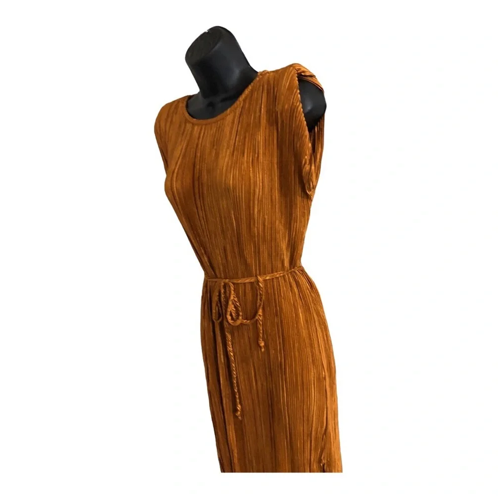 Sincerely Jules gold mustard brown pleated plisse shoulder pads dress size small